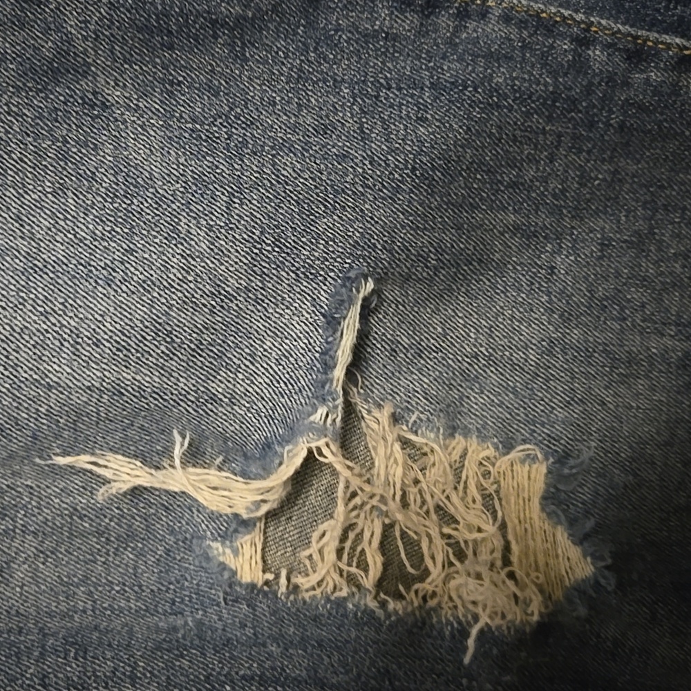 Guess Tomboy Jeans - Picture 4 of 8
